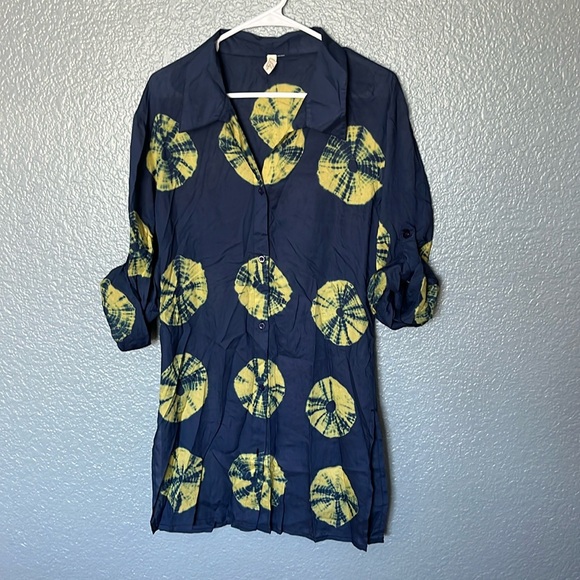 || Elan || Button Down•  Tunic Top • Bold Print • Navy and Gold Batik - Picture 2 of 10